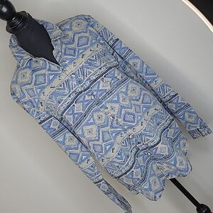 Urban Outfooters sz M denim button front shirt. NWT